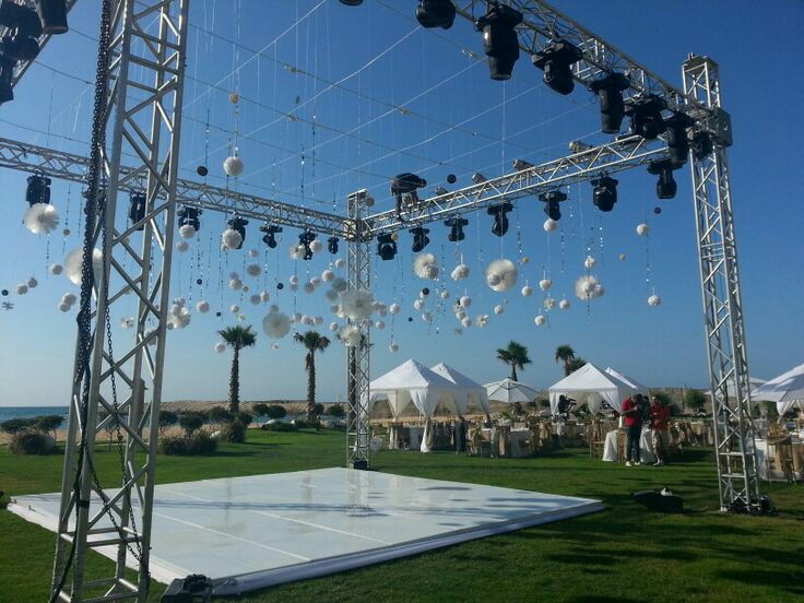 Outdoor party used trussing system.jpg