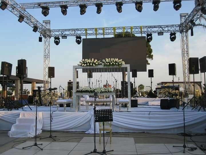 Aluminum trussing system for party events used.jpg