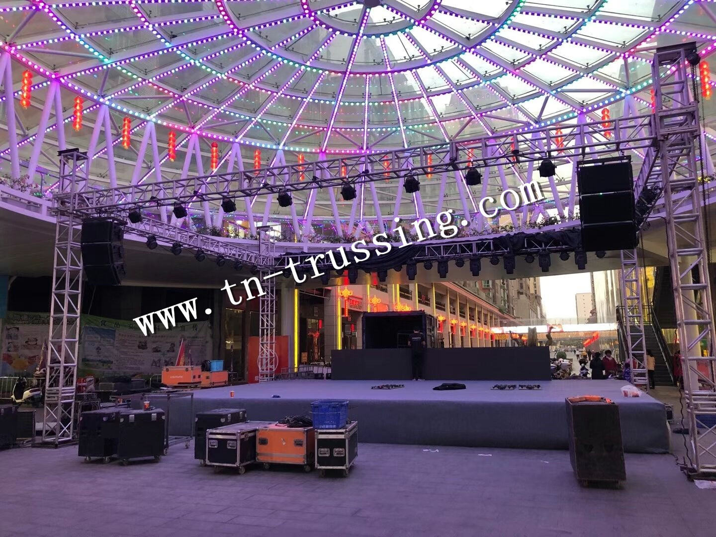 Stage lighting truss & effects